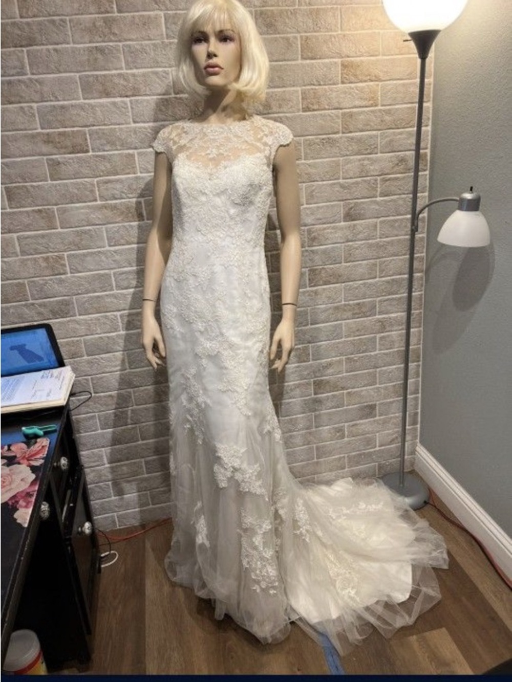 Lace Overlay Cap-Sleeve Bridal Gown in White